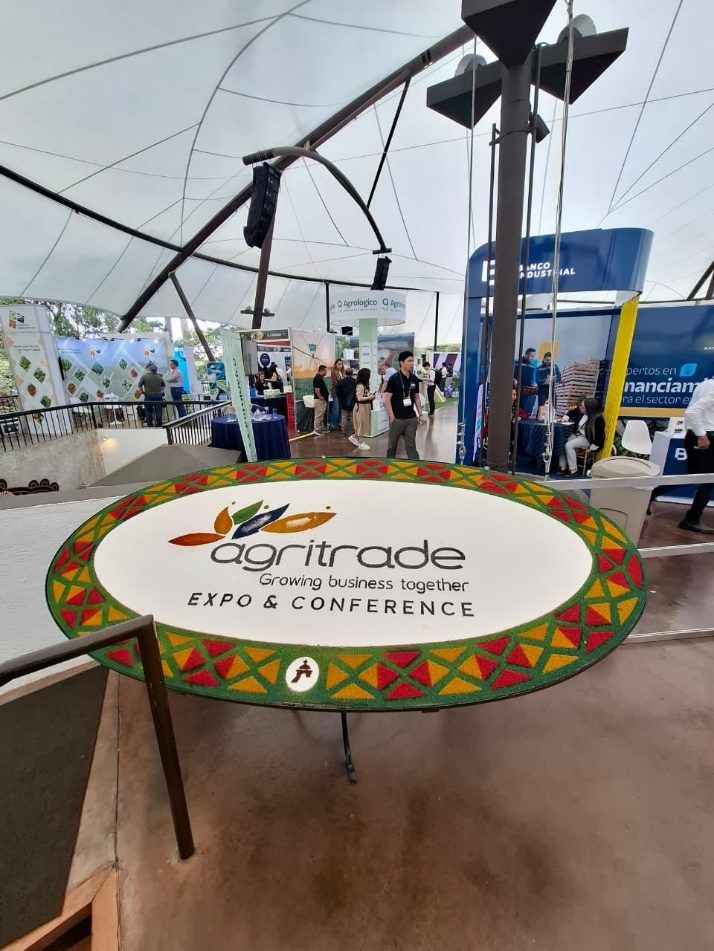 Área de exhibición de AGRITRADE Expo & Conference 2026