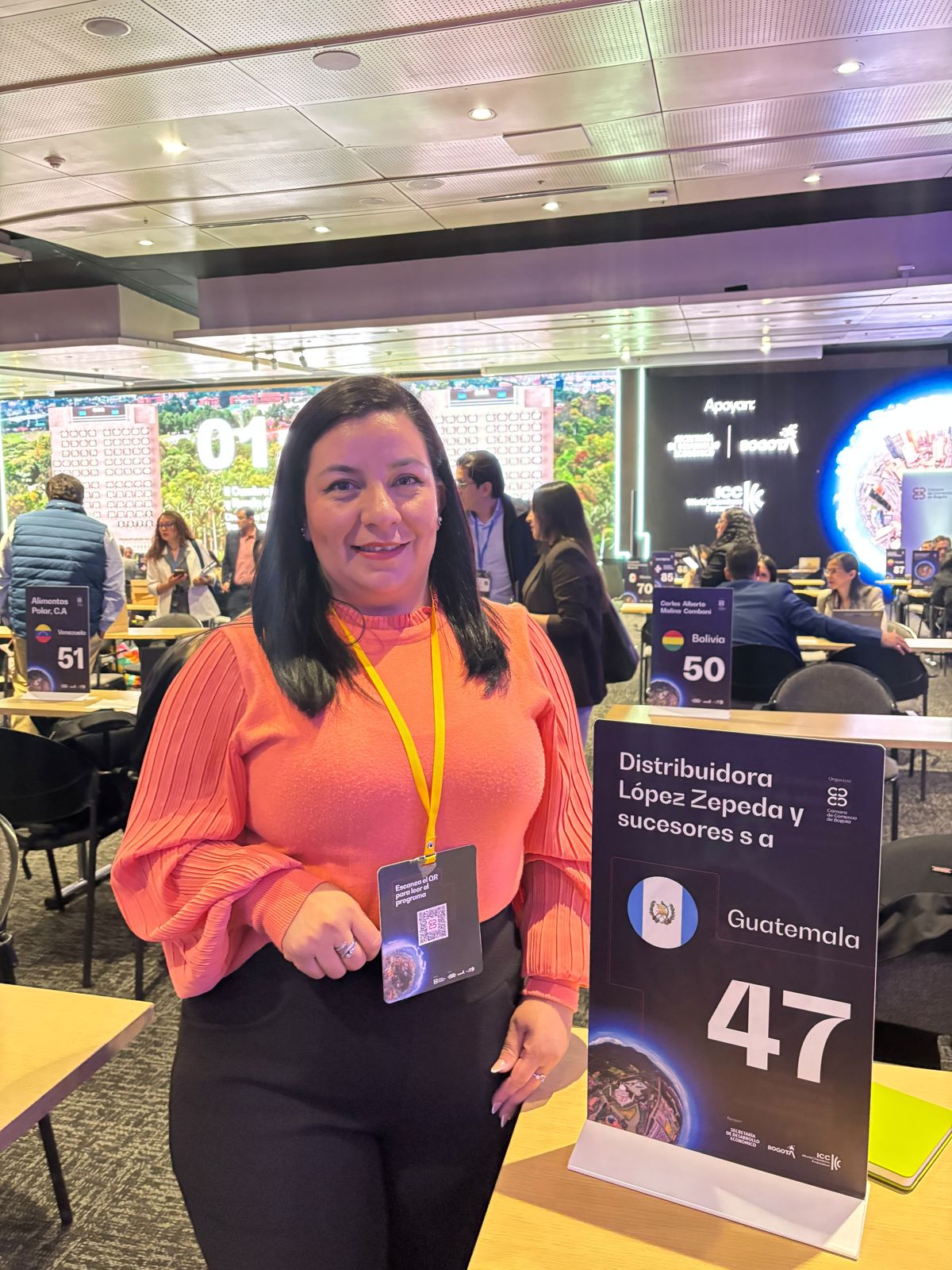 Representante de DLZ en la mesa de compradores de Guatemala durante la rueda de negocios en Bogotá